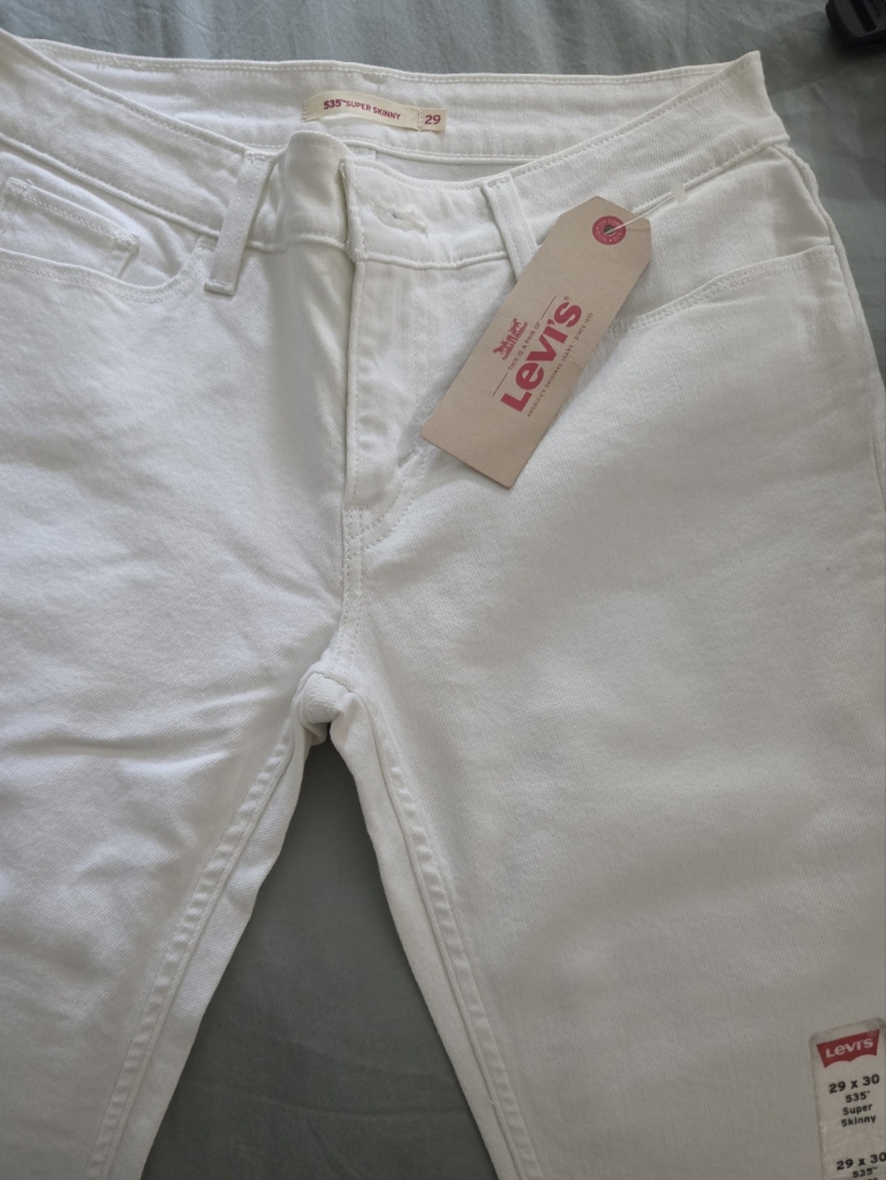 Levi's Women's 535 Super Skinny White Skinny Jeans - Clean White Denim